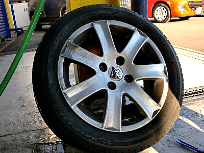 ホイールから！