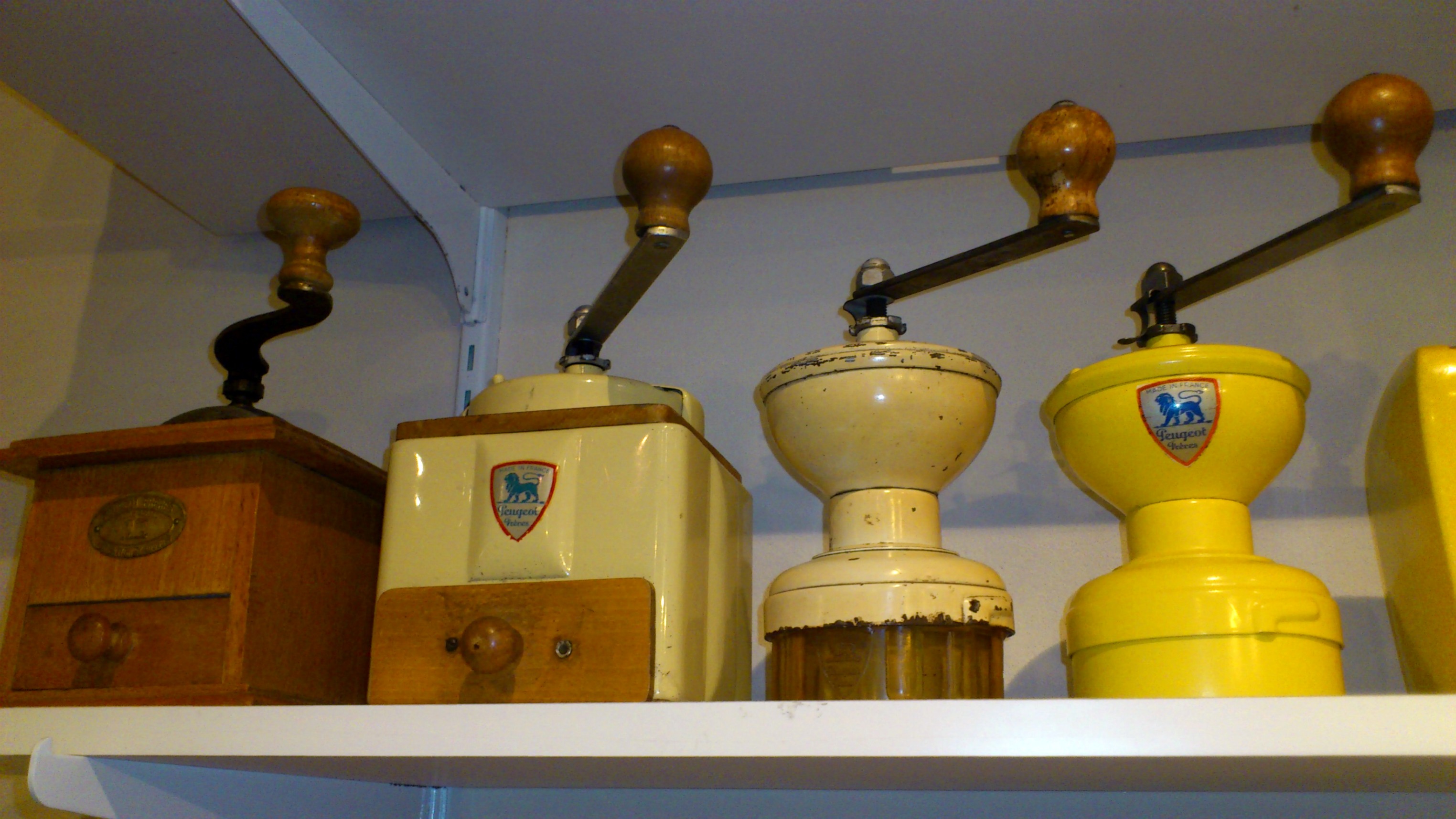 "PEUGEOT" でコーヒーブレイク ♪