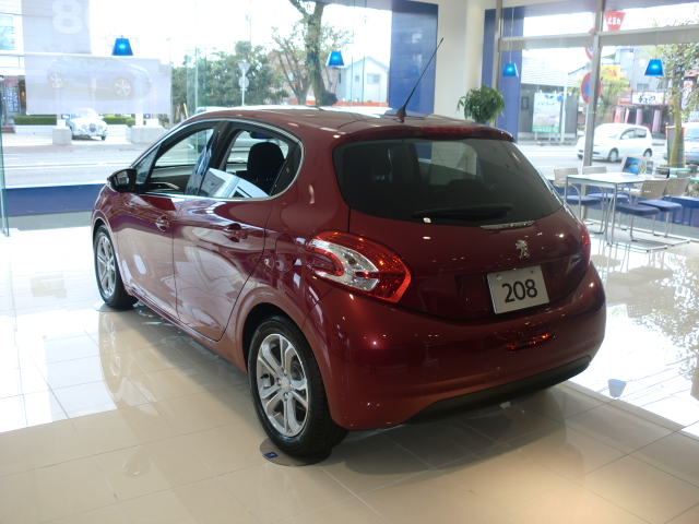 PEUGEOT208がいよいよデビューです！！！