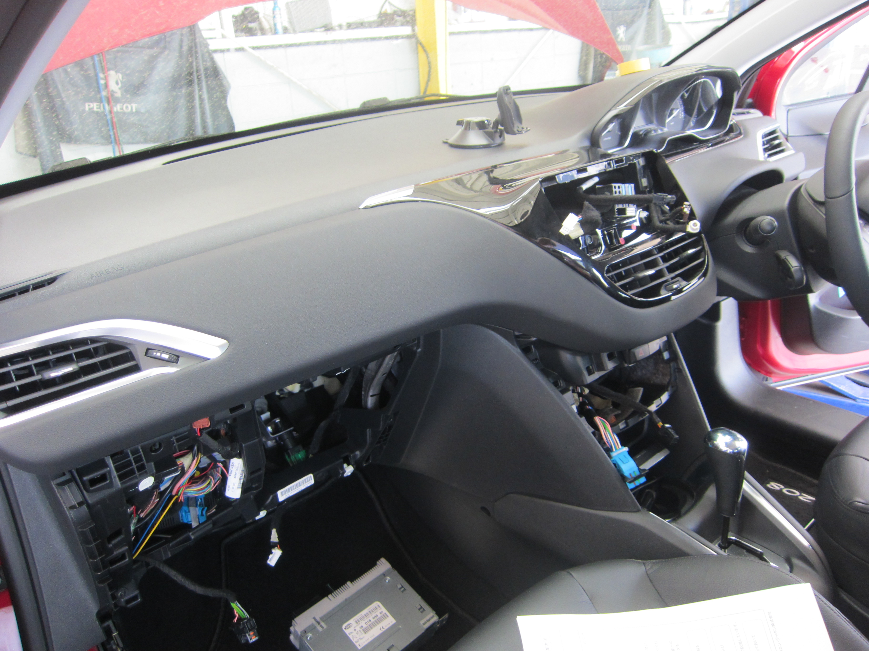 208 純正ナビゲーション発売！！