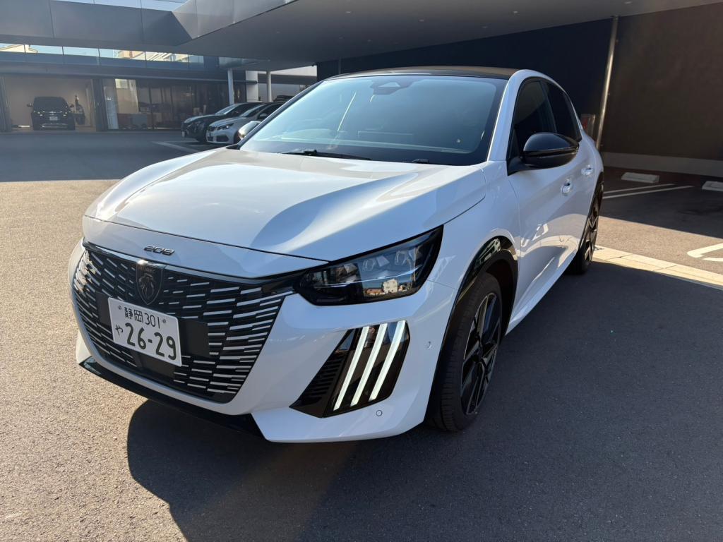 NEW208 HYBRID デビューフェア